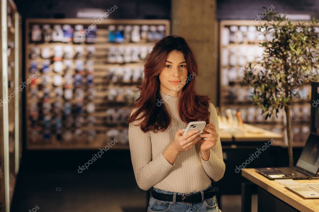 Selection of smartphones and tablets on a display table